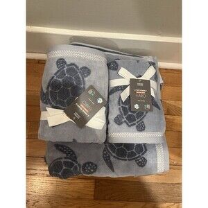 CARO Home (2) Bath & (2) Hand (2) Tip Towels Blue Turtles Beach Six Piece Set